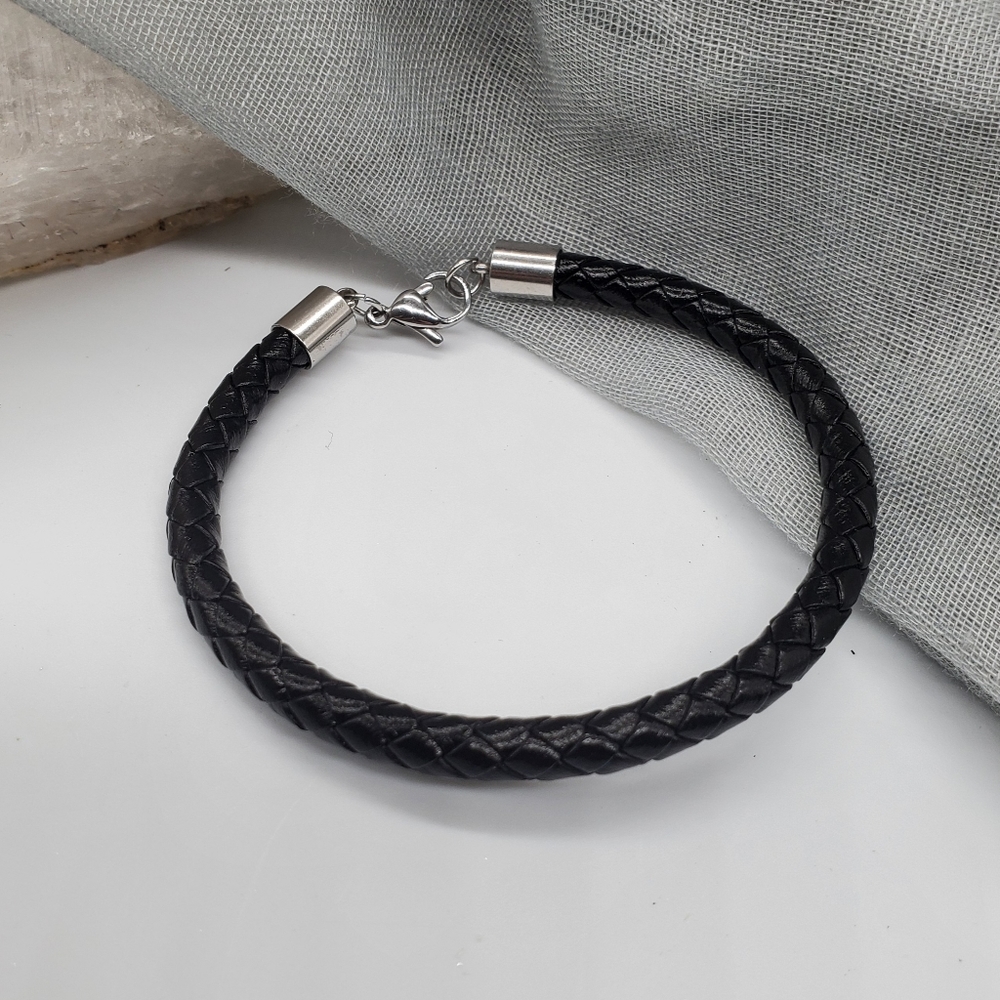 Genuine Italian Leather Black/Silver Stainless Clasp Bracelet